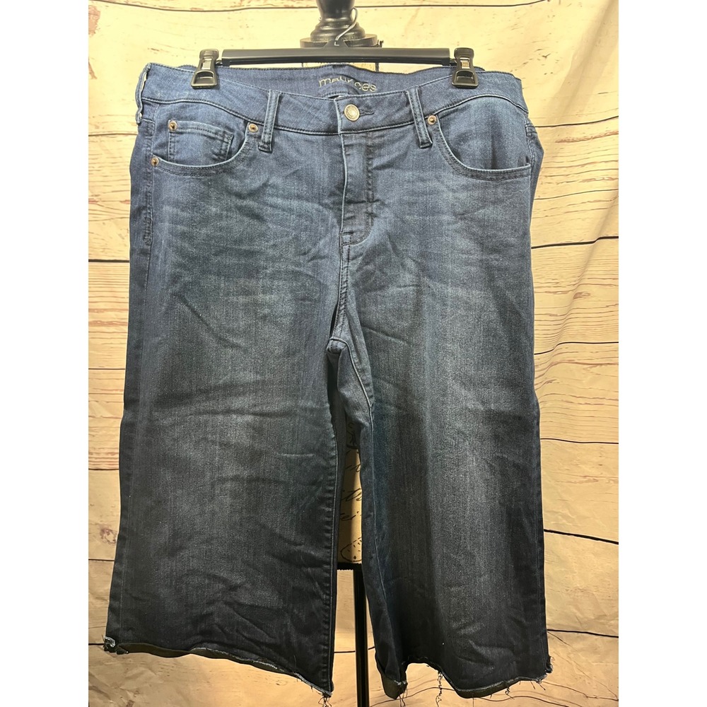 Maurices Womens Dark Wash Bermuda Denim Shorts Raw Hem Stretch Size 15/16 Indigo